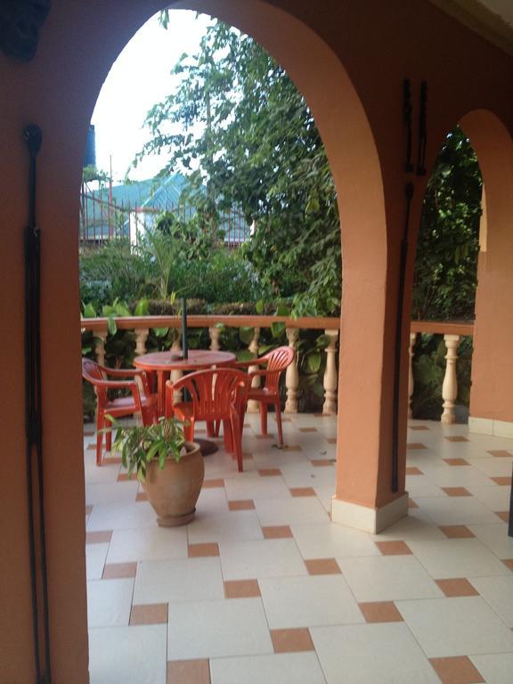 J Residence Motel Entebbe Eksteriør bilde