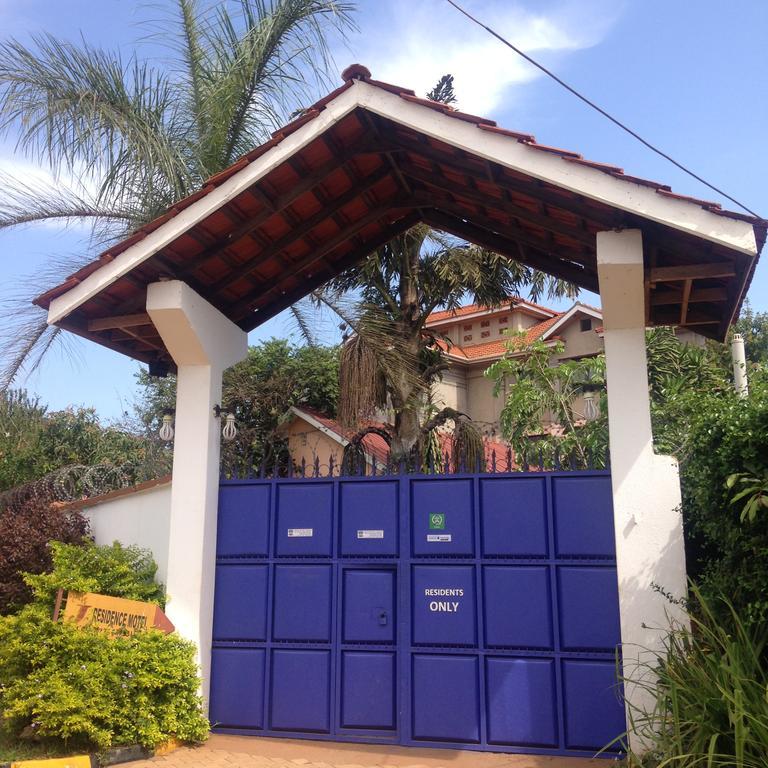 J Residence Motel Entebbe Eksteriør bilde