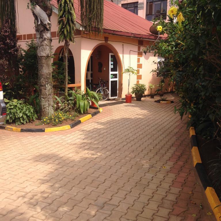 J Residence Motel Entebbe Eksteriør bilde