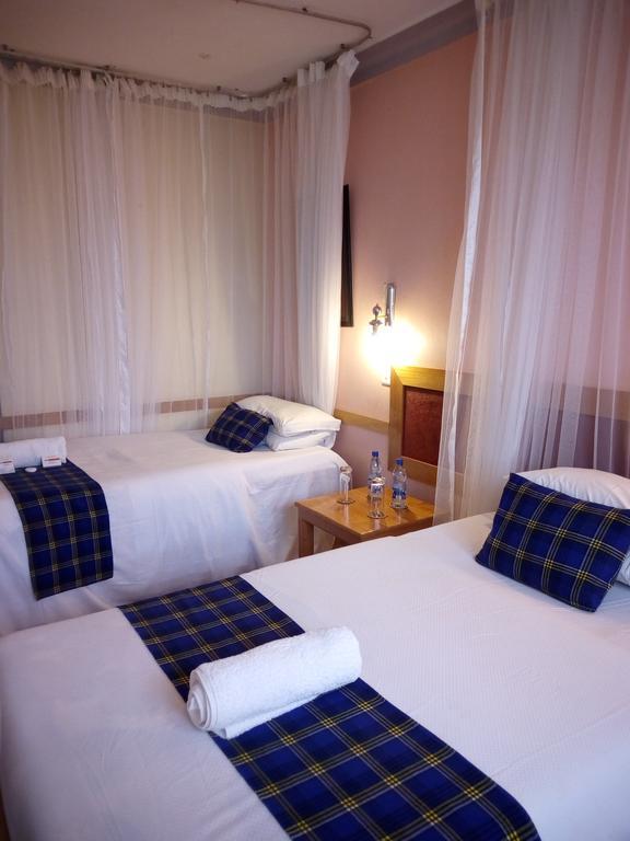 J Residence Motel Entebbe Eksteriør bilde