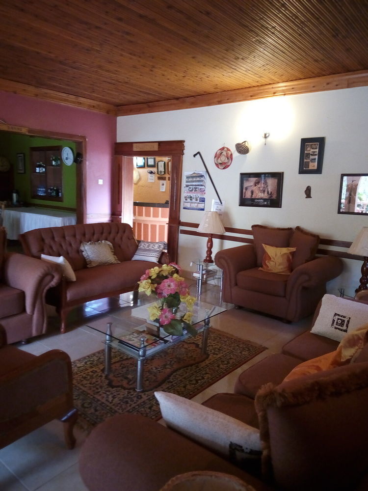 J Residence Motel Entebbe Eksteriør bilde