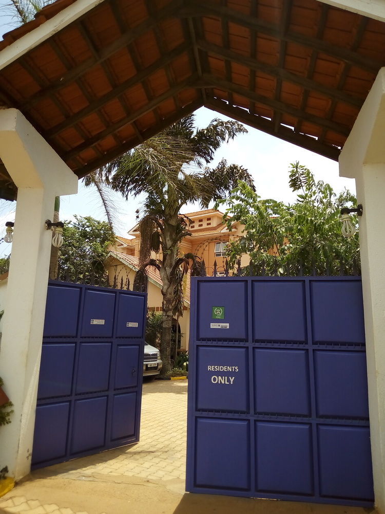 J Residence Motel Entebbe Eksteriør bilde
