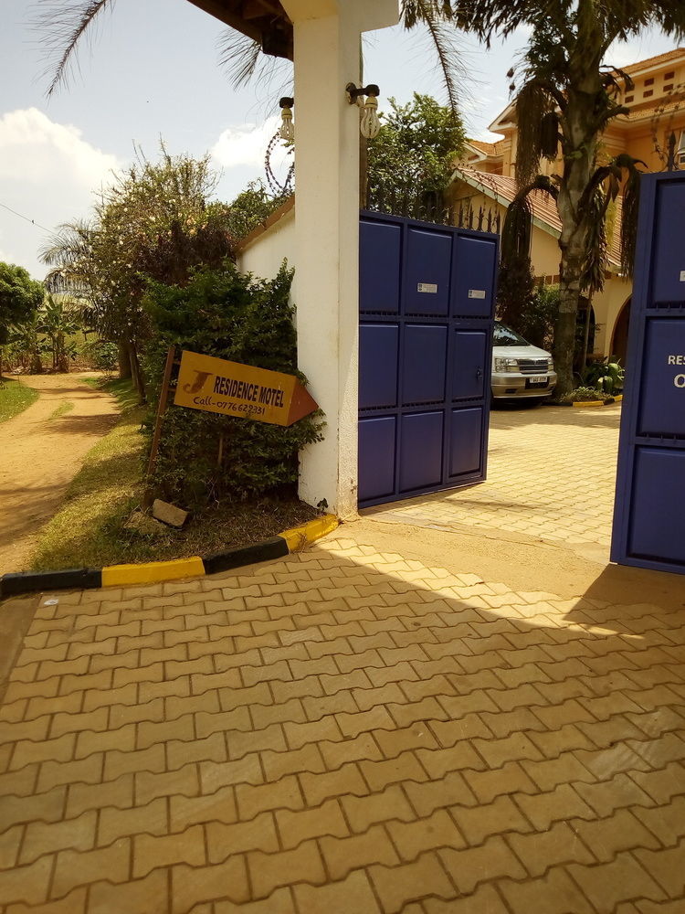 J Residence Motel Entebbe Eksteriør bilde